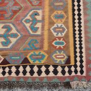 Kilim rug made by the Gashgai tribes in Iran: 1.60 x 2.95 metres