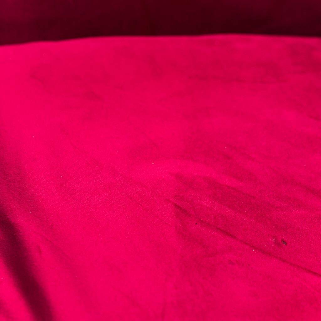 Paire de fauteuils modernistes en velours violet des années 1970