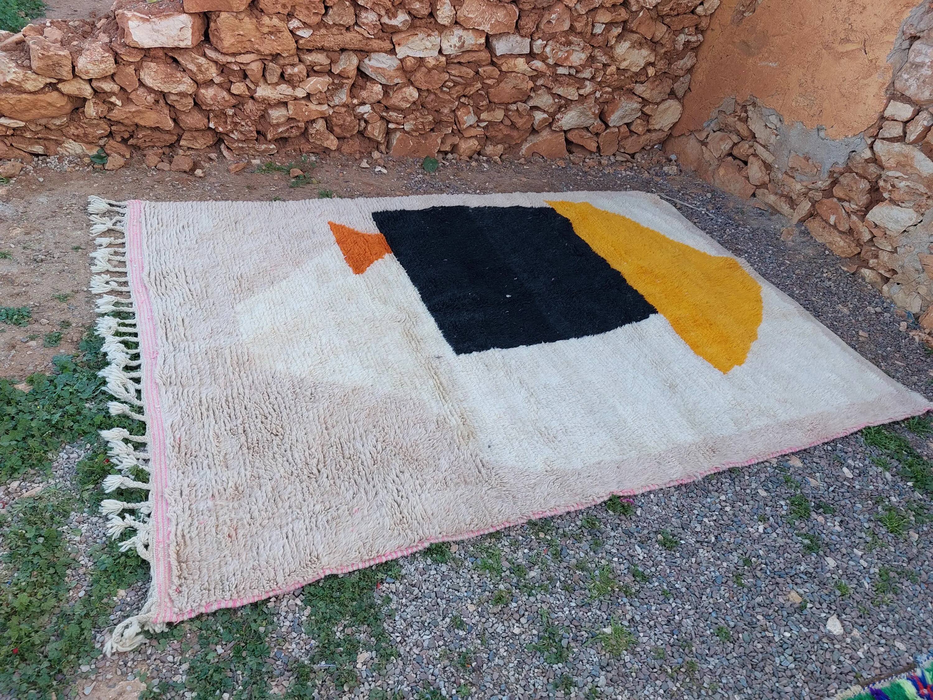Traditional Berber rug in natural wool 3x2 m