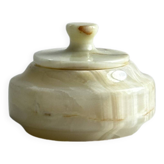 Small onyx jewelry box with lid.