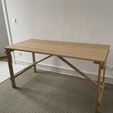 Folding table in solid oak
