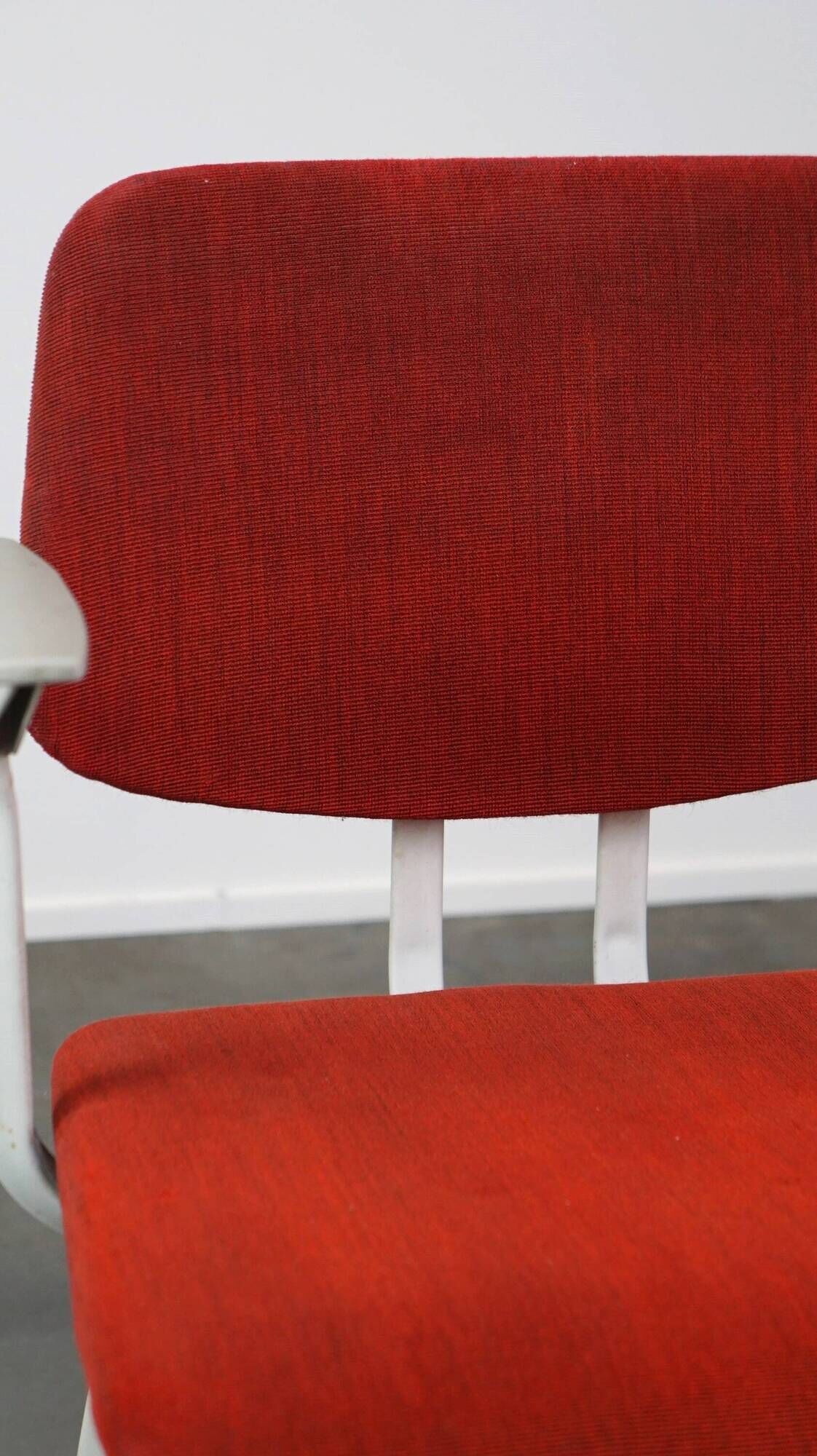 Vintage design chair by Friso Kramer for Ahrend de Cirkel from the late 1960s