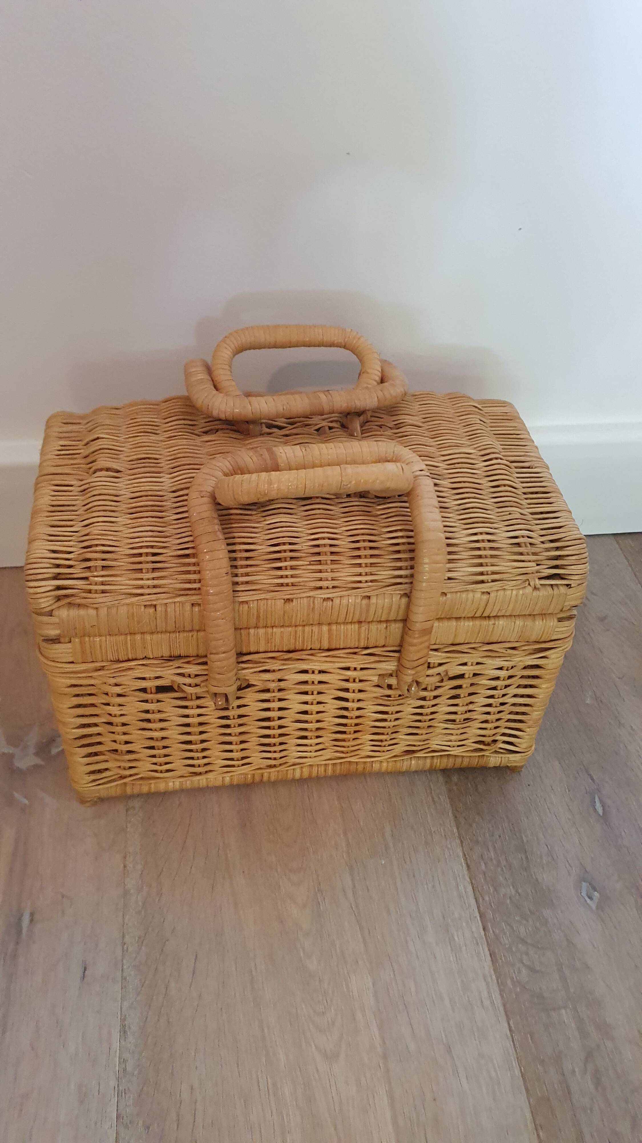 Vintage rattan and wicker picnic case - LPR22065