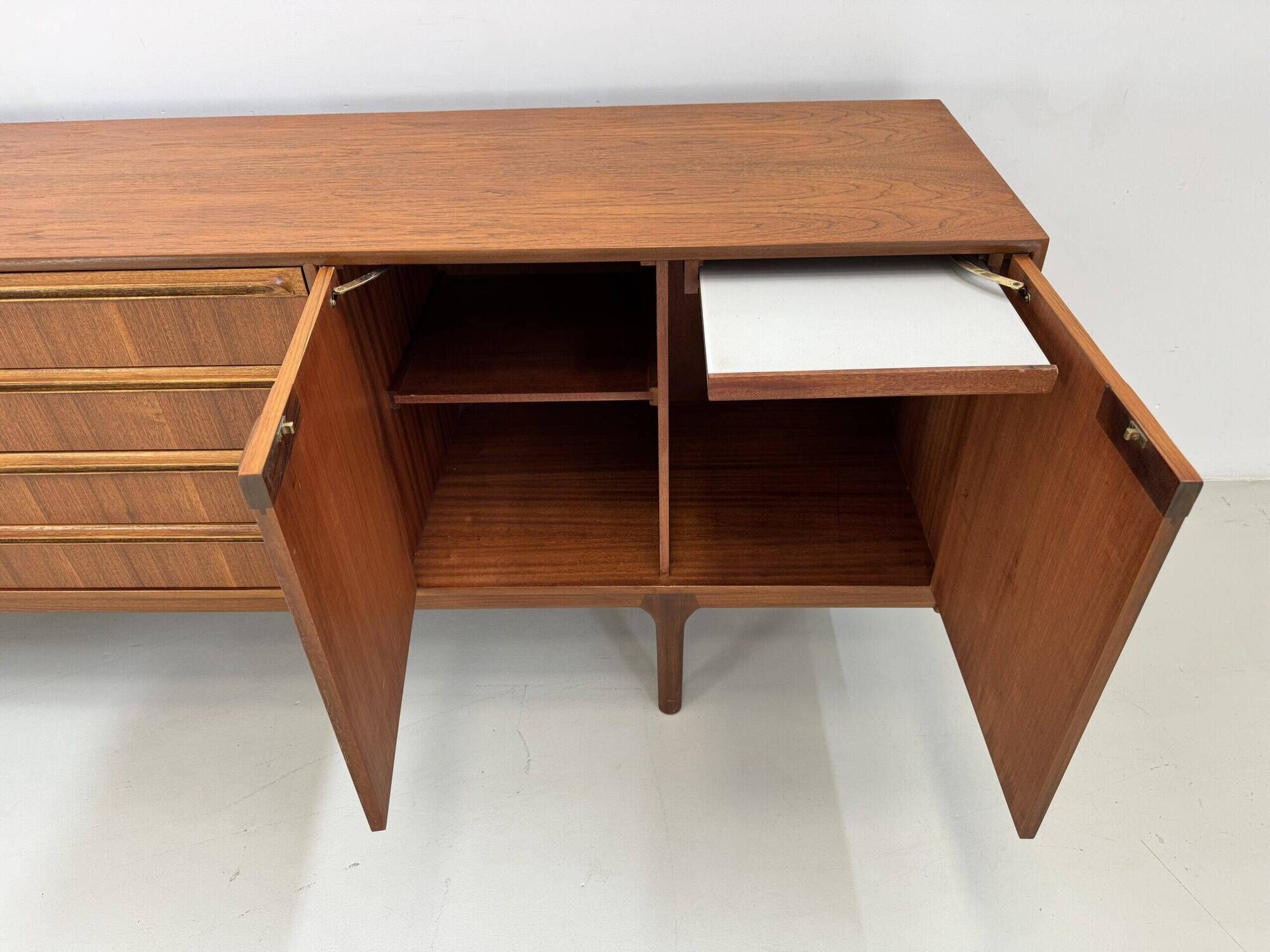Vintage sideboard McIntosh model "Dunbar"