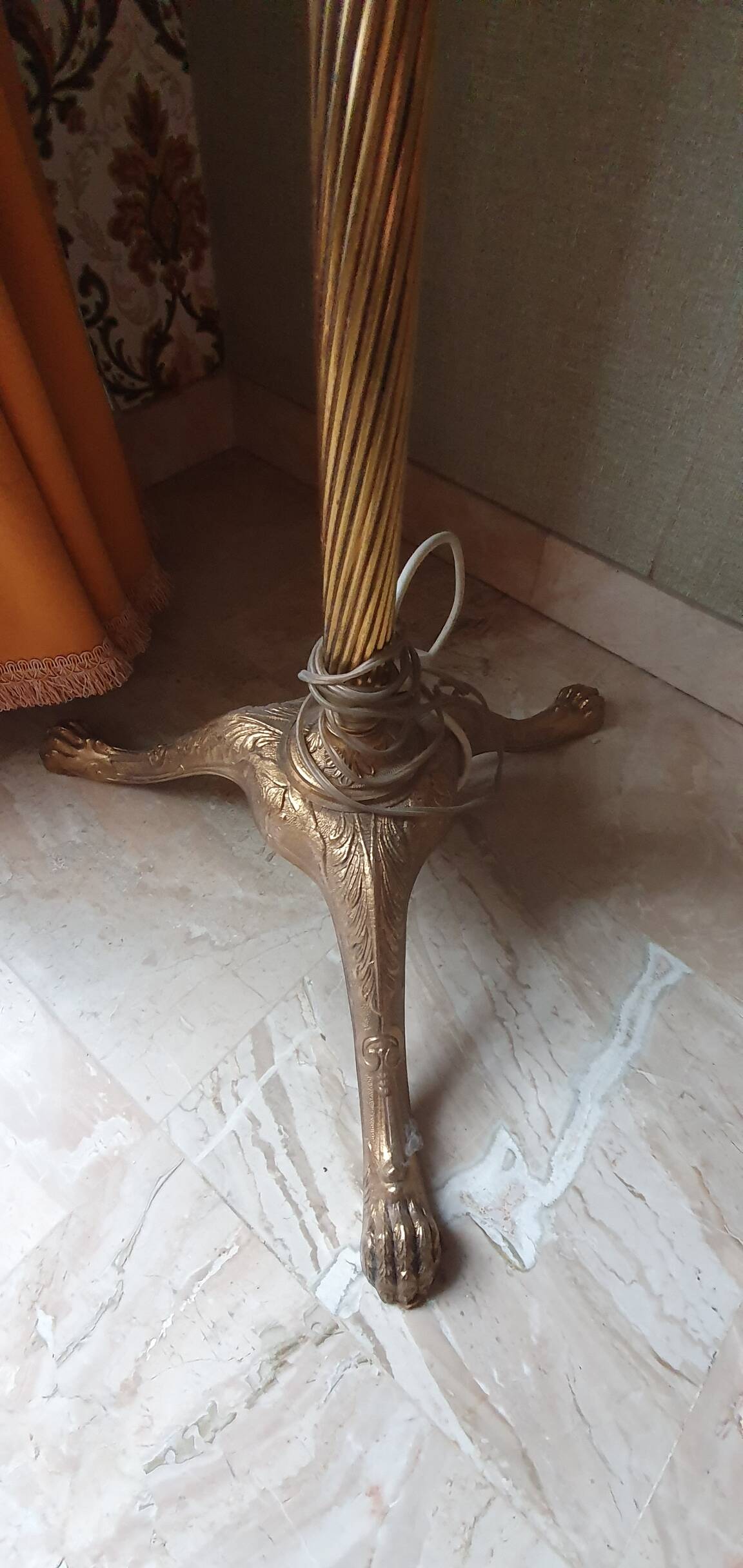 Lamppost classic candelabrum in regency style