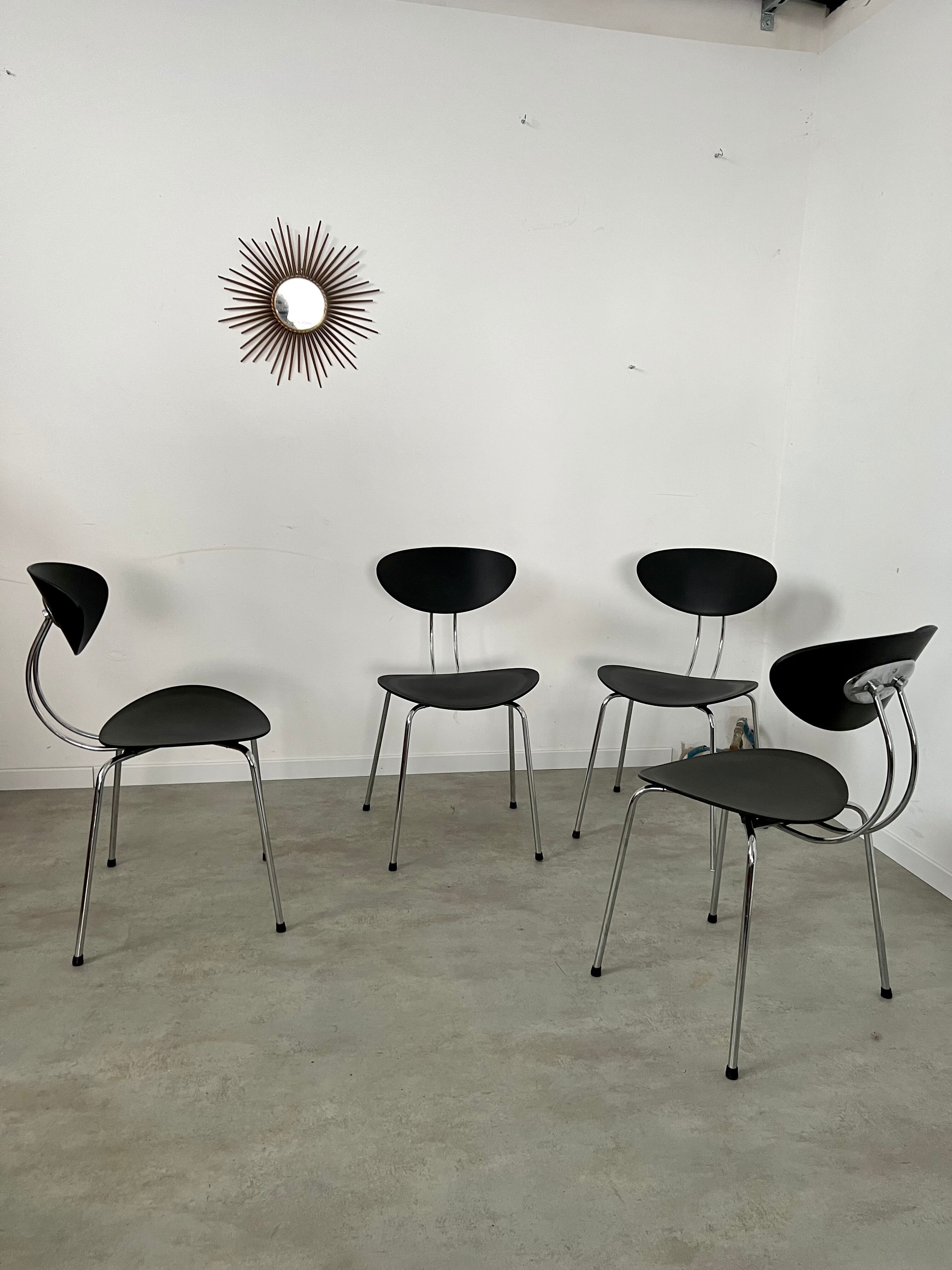 Lot 4 anciennes chaises design italien années 80