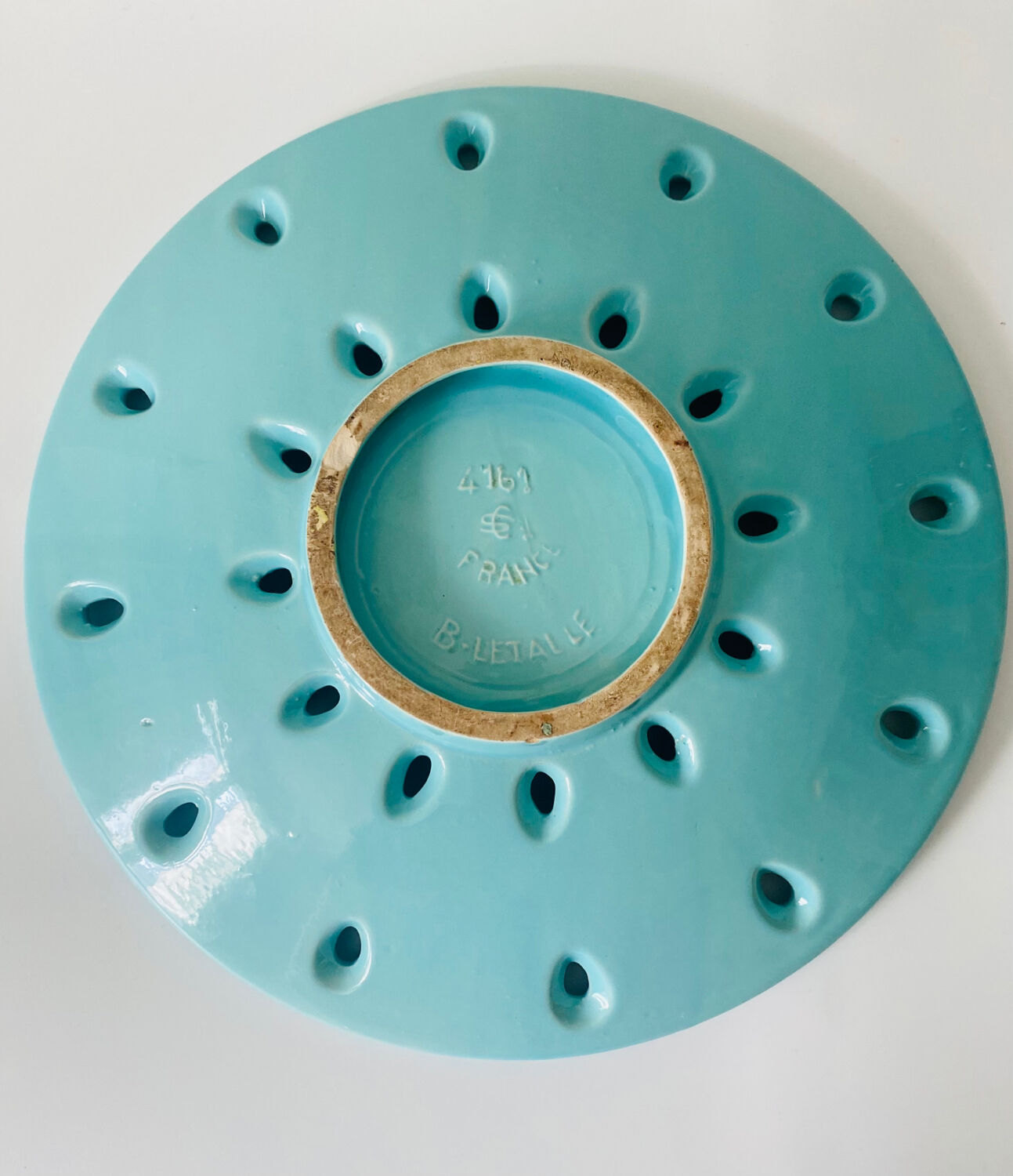 Cut signed Blanche Letalle