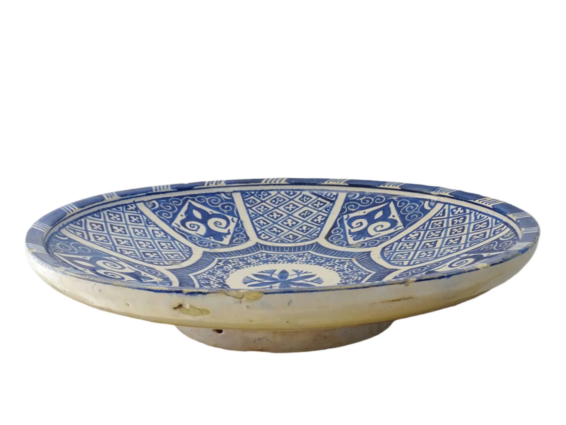 Assiette marocaine ancienne bleue et blanche, en terre cuite
