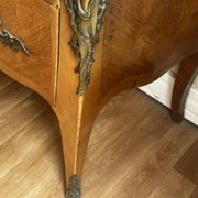 Commode galbée marquetée style Louis XV – plateau marbre- 19 e siècle