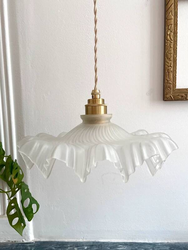 Vintage glass frilled/ruffled pendant