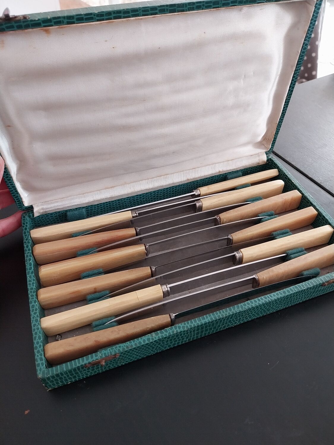 Old cheese knife set