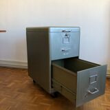 YAC industrial furniture with castors