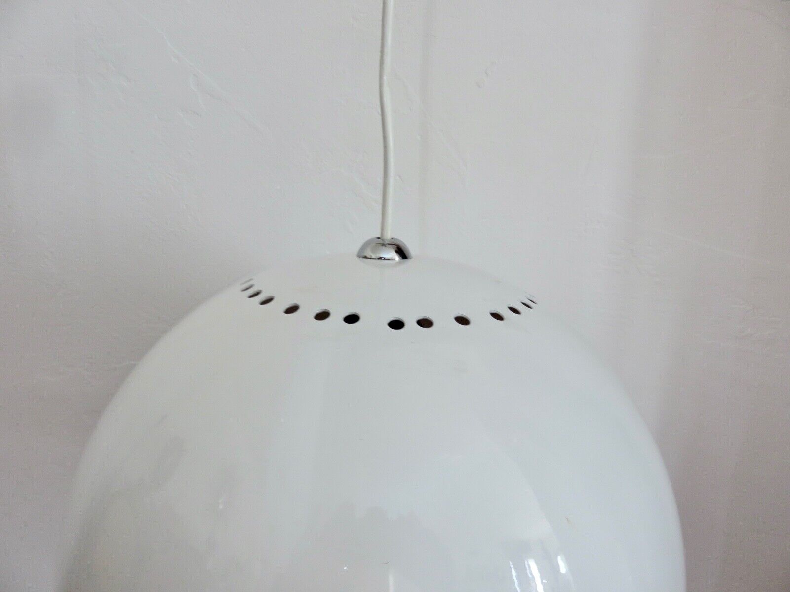 Vintage pendant lamp in white lacquered metal 80s