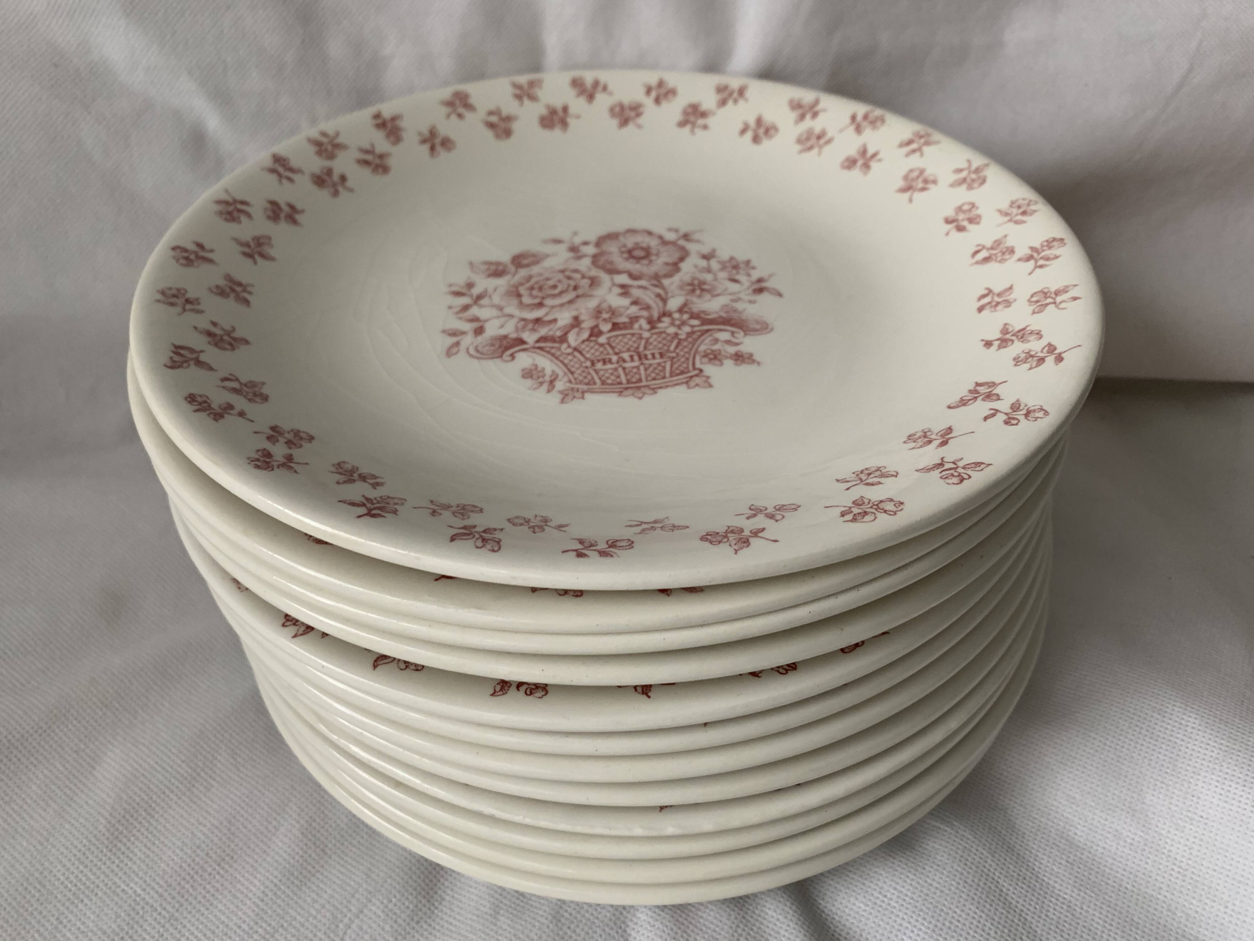 12 flat plates in red earthenware Gien 1970