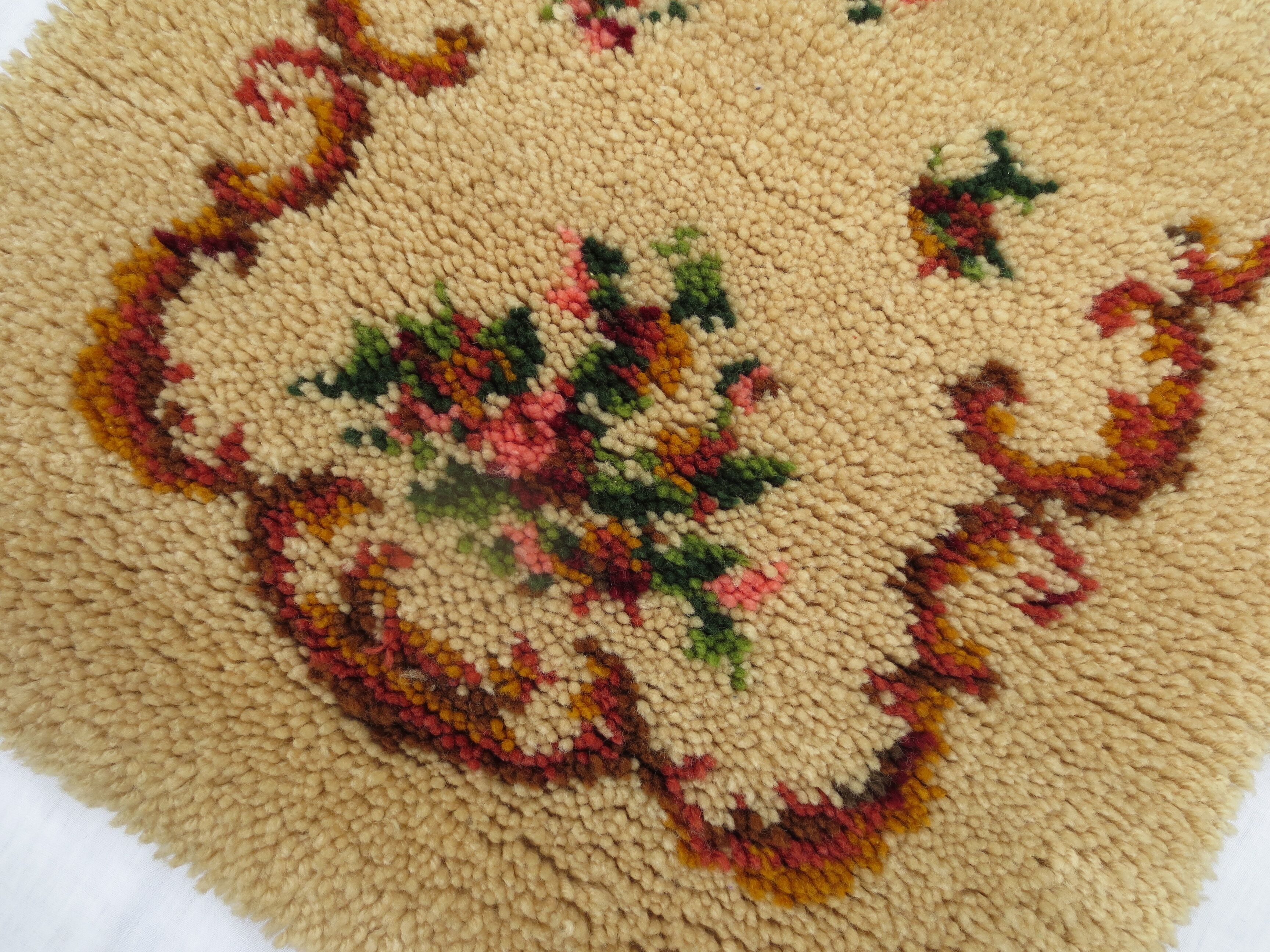 Old carpet descente bed in high wool handmade 110x70cm