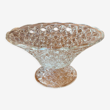 Coupe sur pied ancienne en verre ciselé