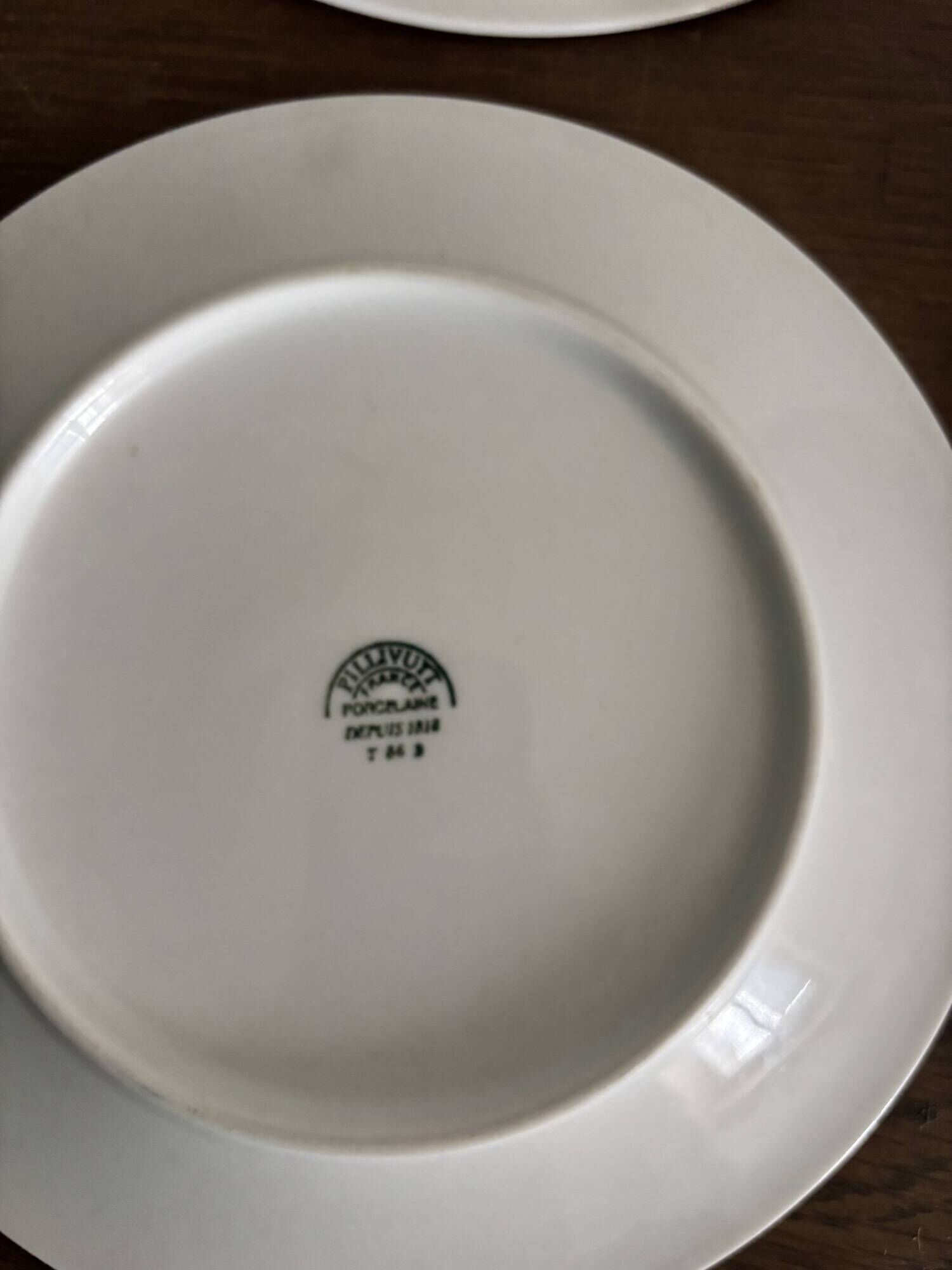 Set of 12 Pillivuyt plates – White porcelain