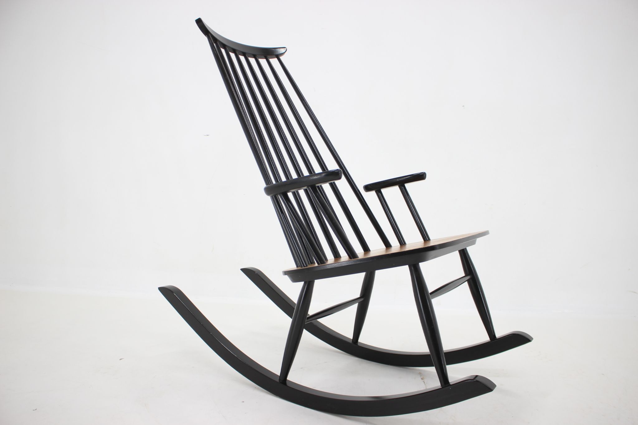 1960s Varjosen Puunjalostus Beech Rocking Chair, Finland