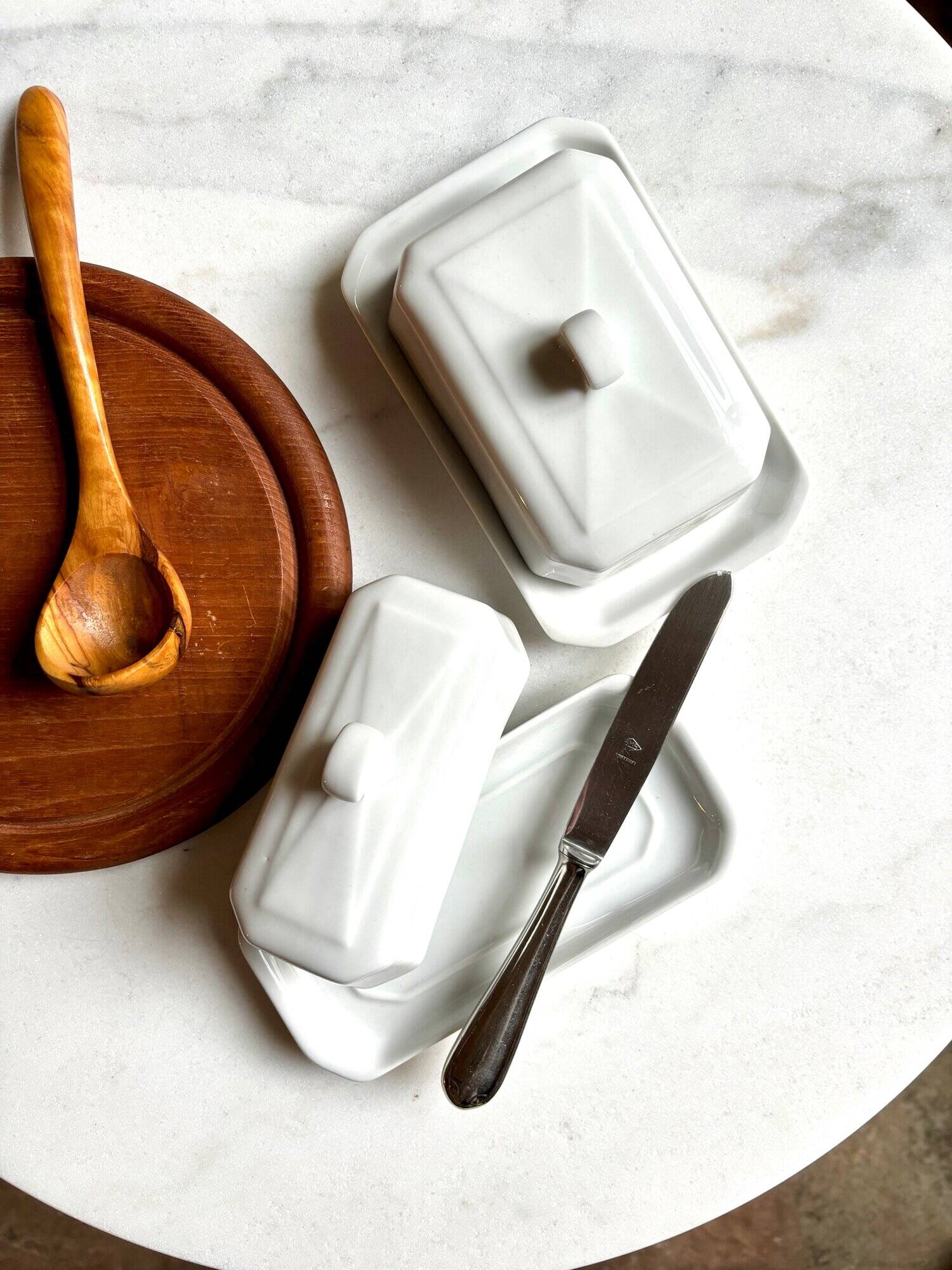 Pillivuyt butter dish in white porcelain