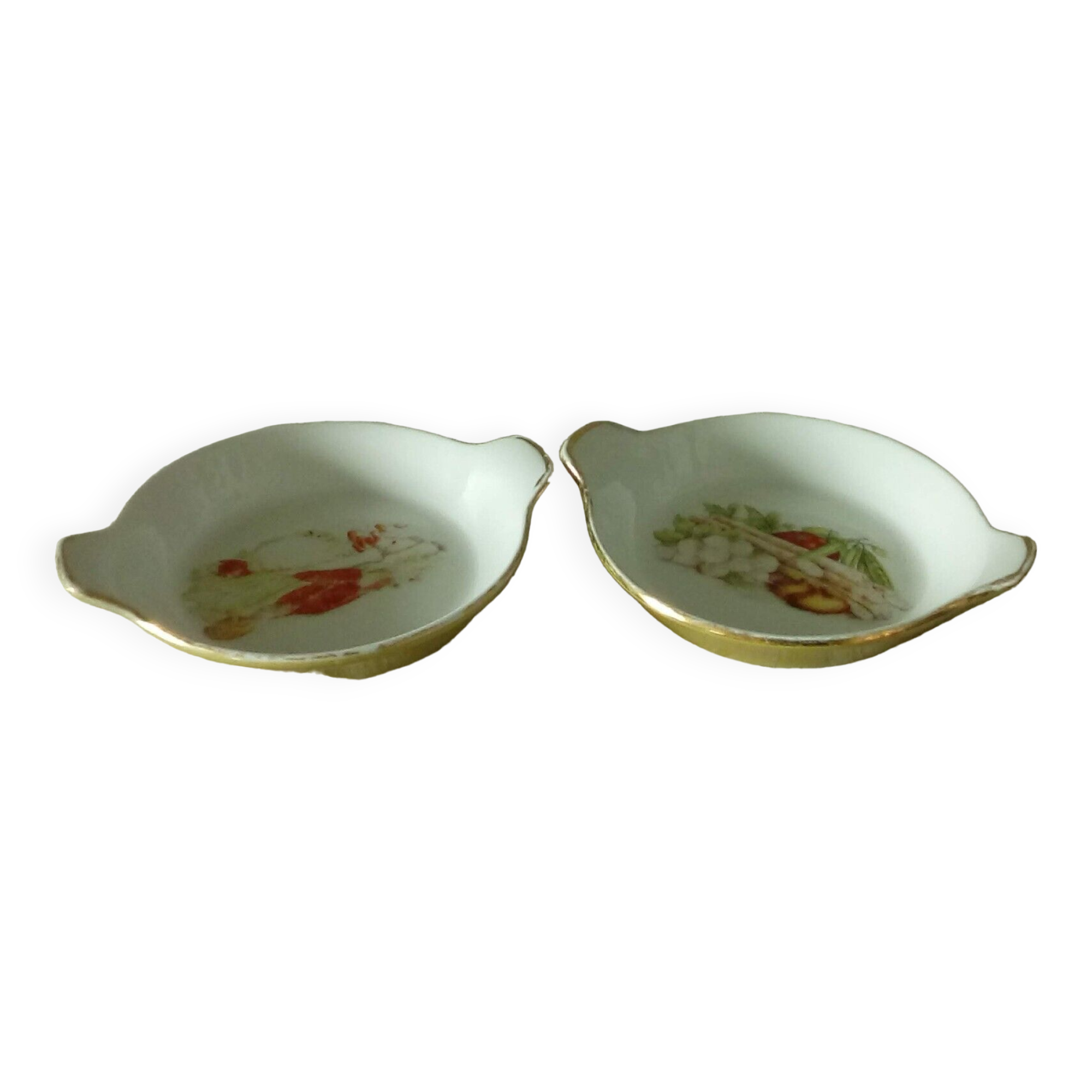 Porcelain egg dishes