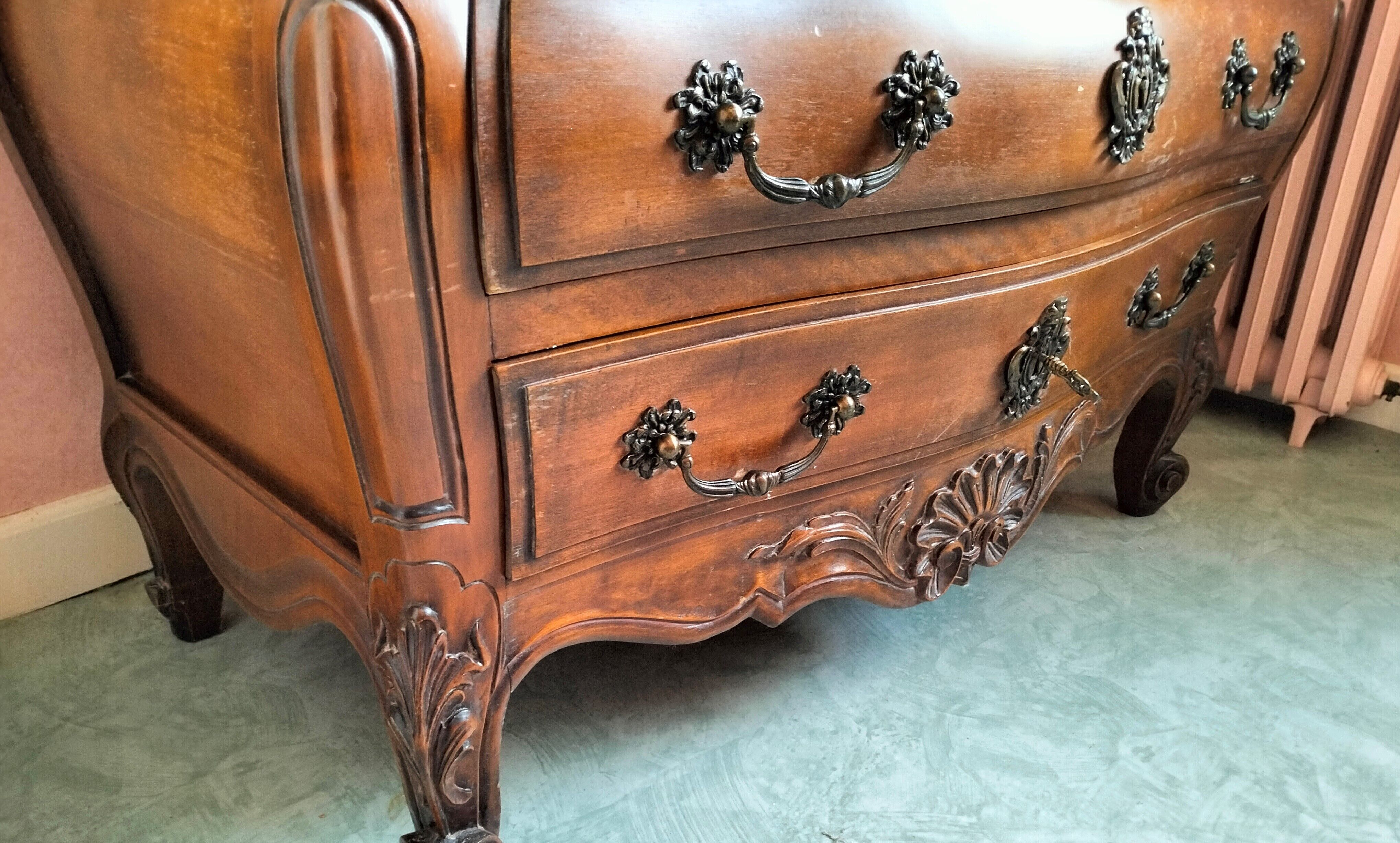 Chest of drawers tomb