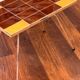 Table d’appoint, bout de canapé en céramique marron et jaune
