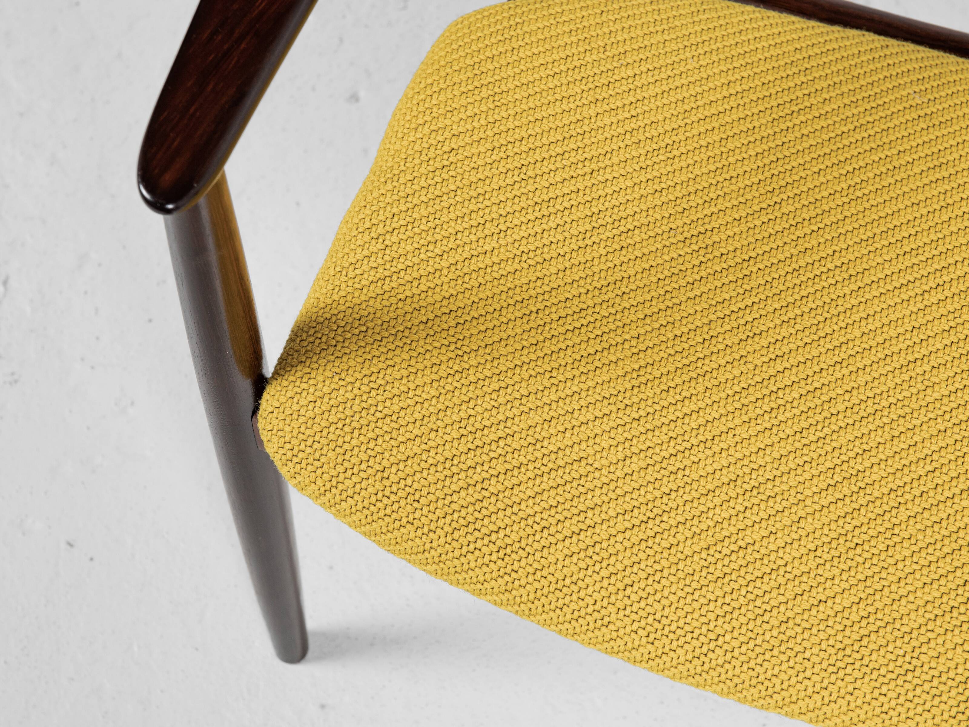 Midcentury Danish chair with armrests in rosewood by Henry Rosengren Hansen for Brande Møbelindustri