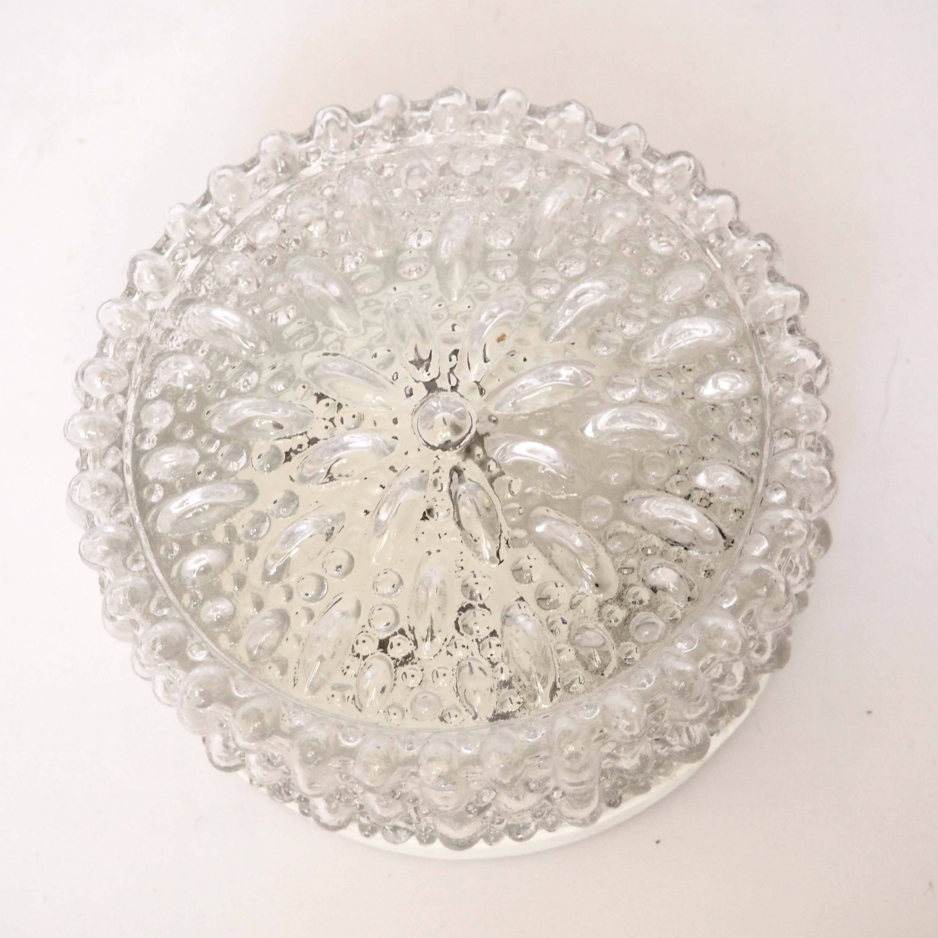 Tynnel bubble pattern molded glass wall light