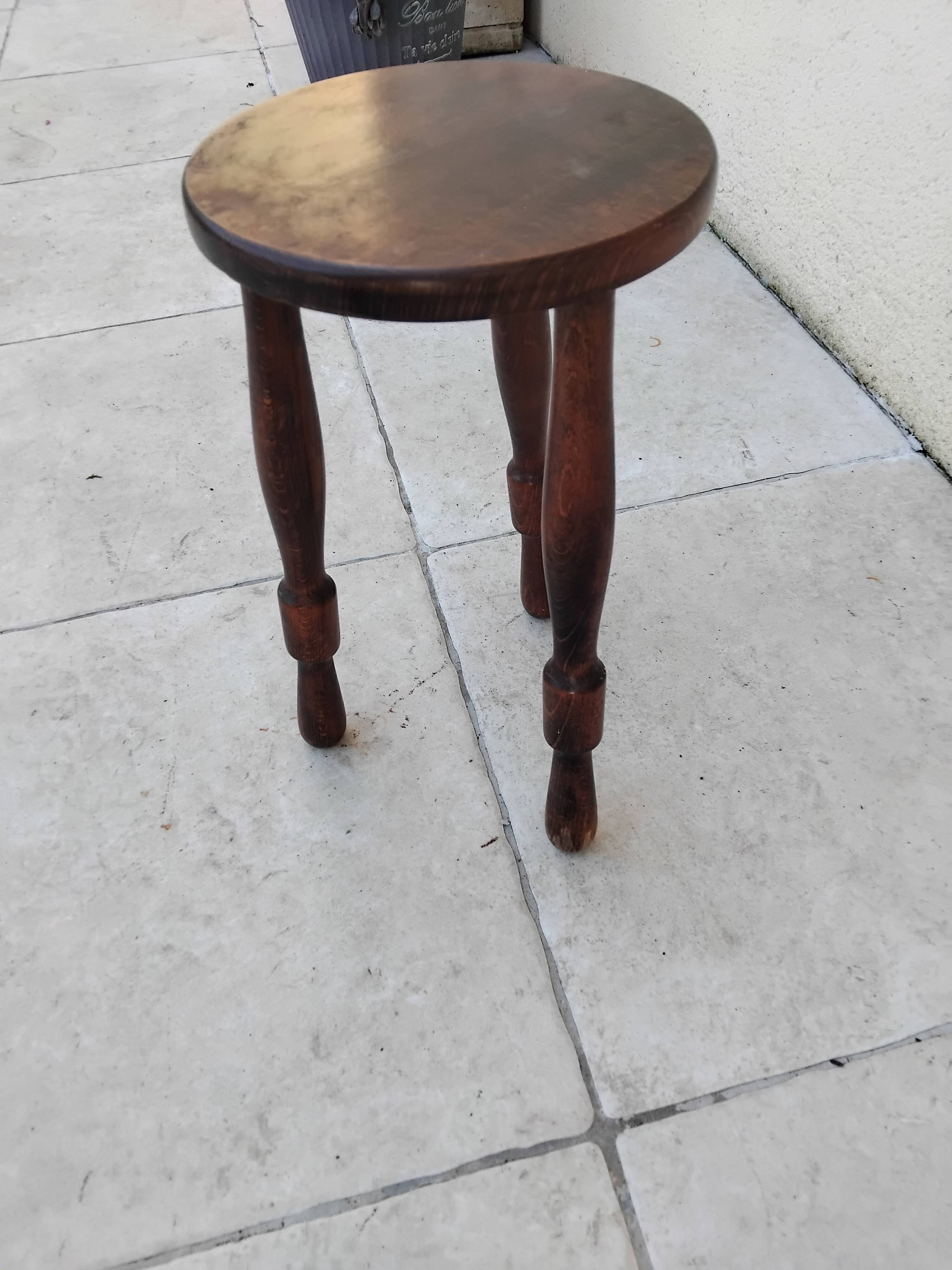 Small vintage plant stand, old wooden tripod