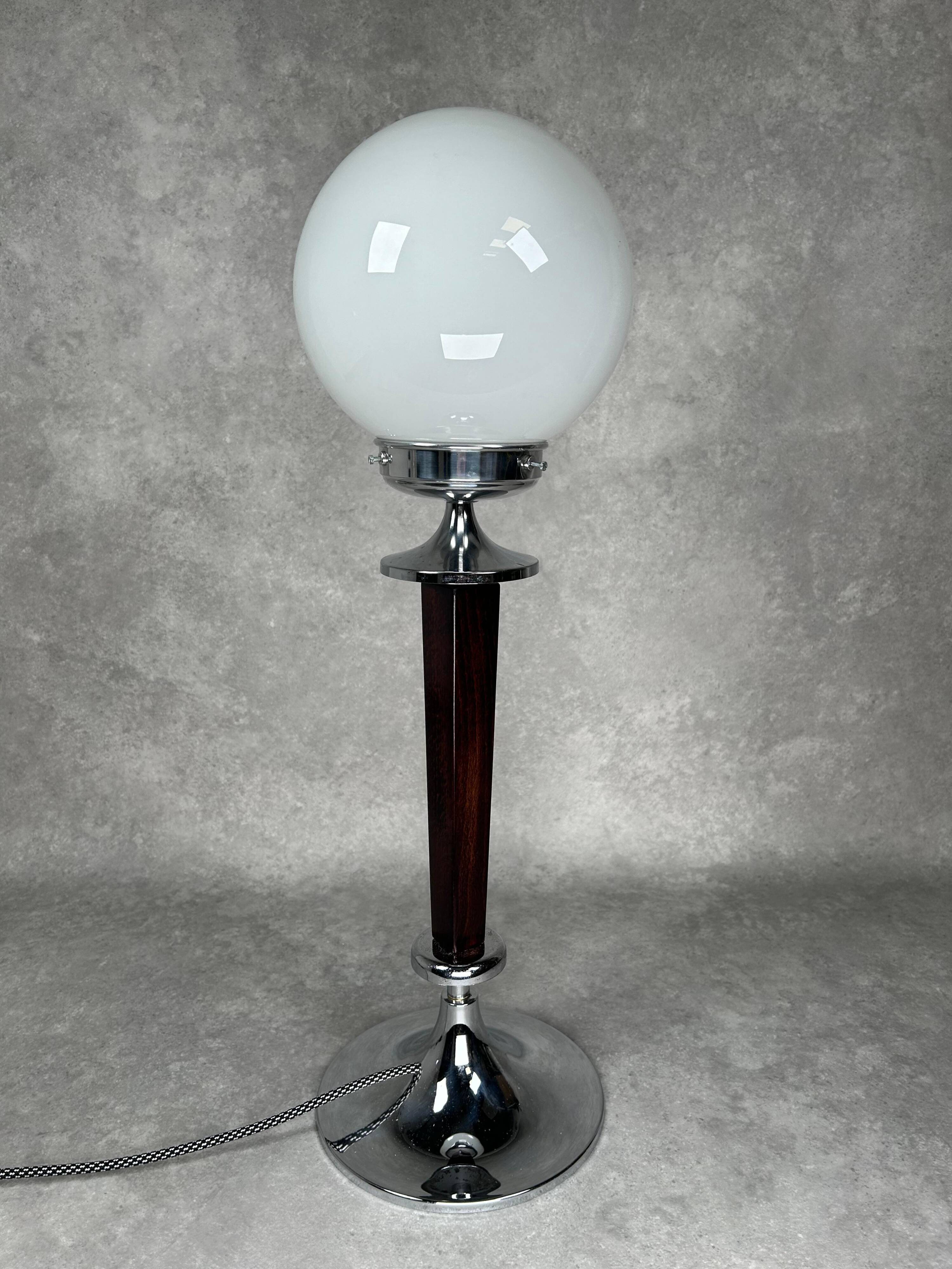 Lampe de table art déco