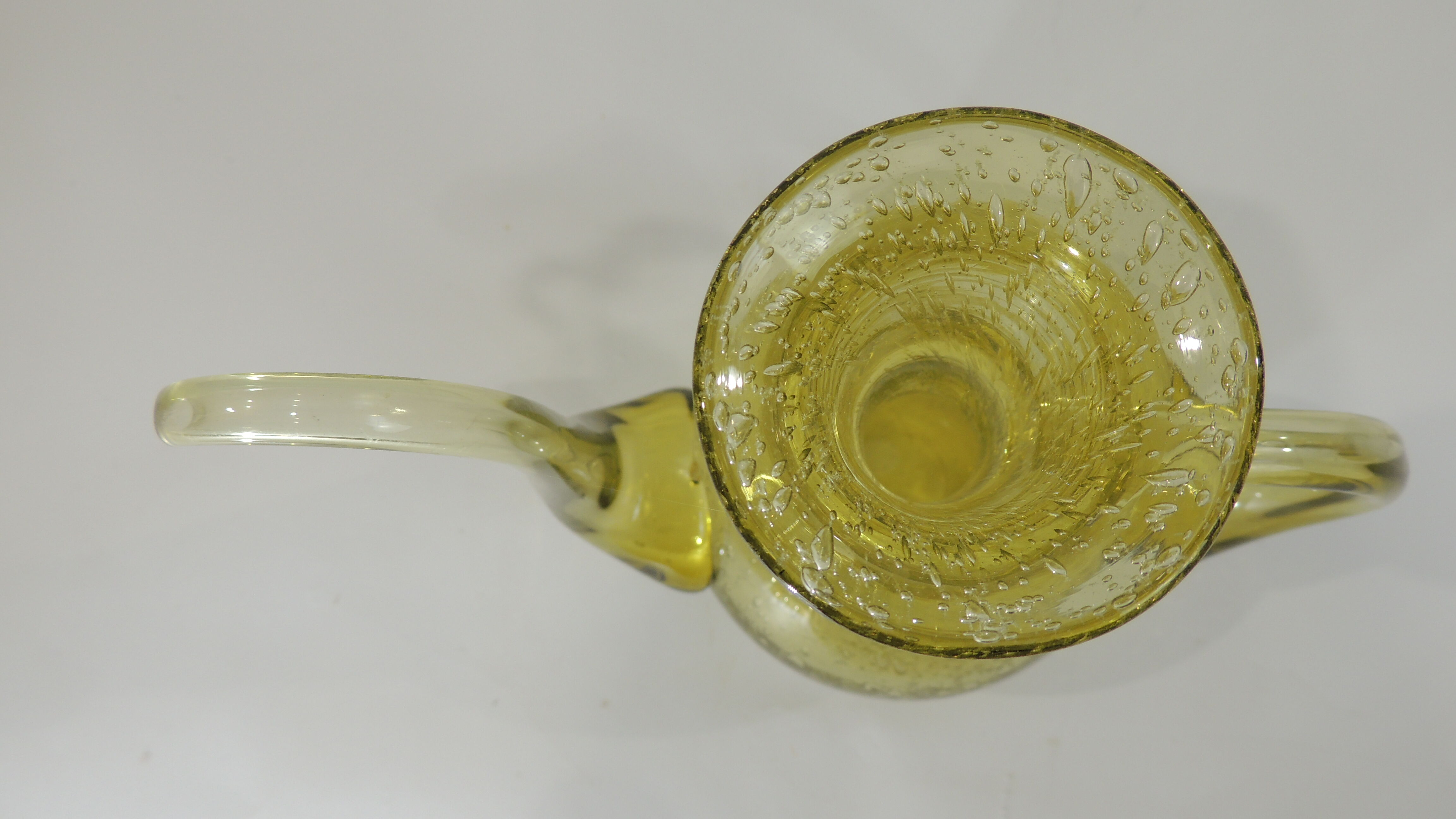 Grande verseuse vintage en verre soufflé Biot