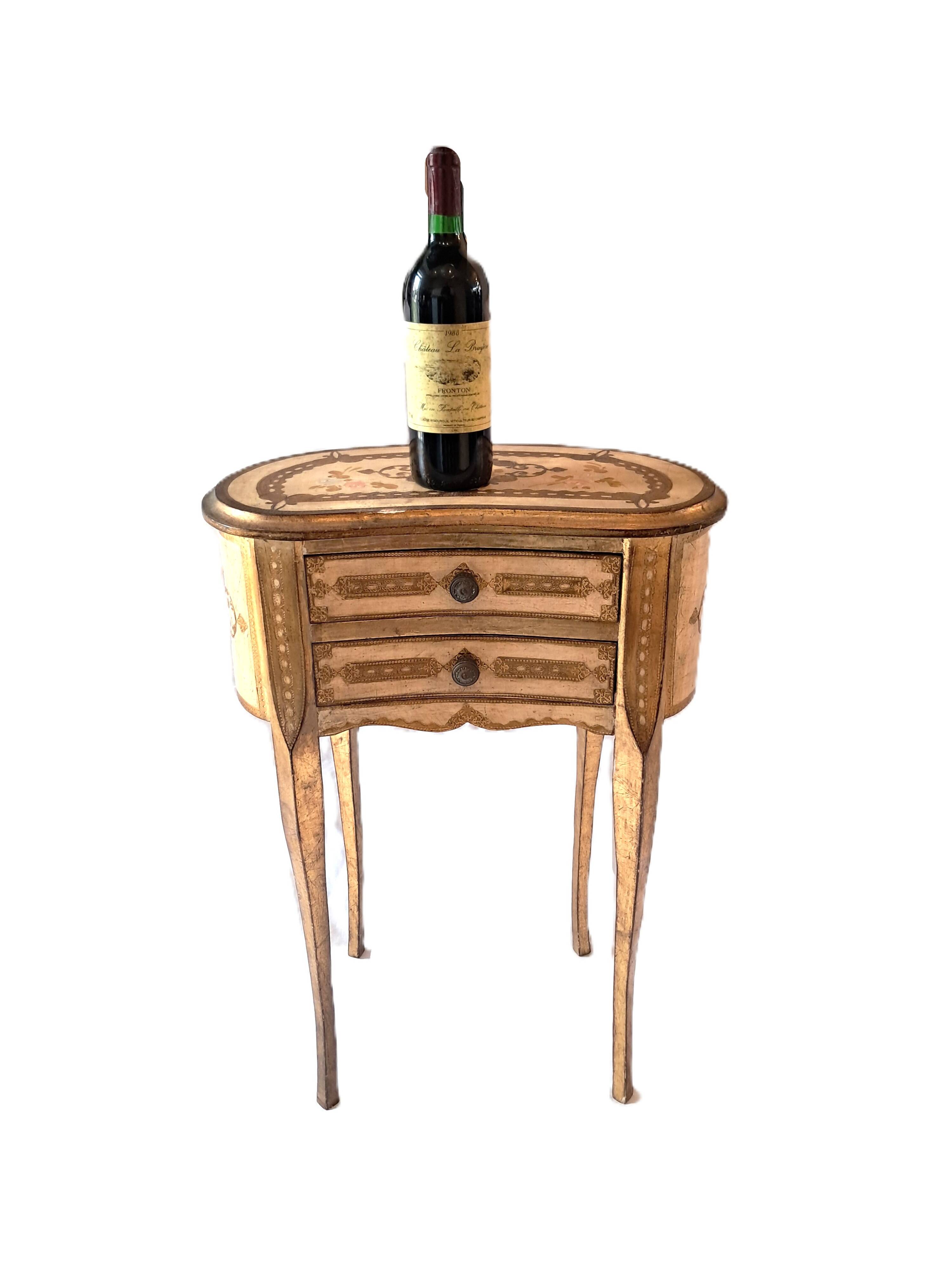 Small kidney side table with drawers in gilded wood, florentine style