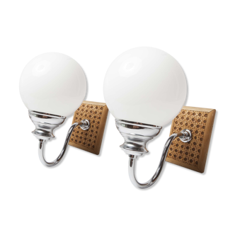 Paire d'appliques chrome opaline et cannage
