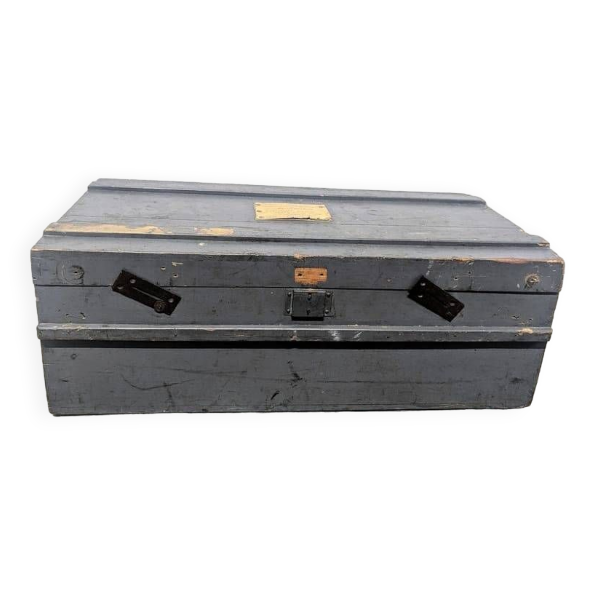 Wooden travel trunk