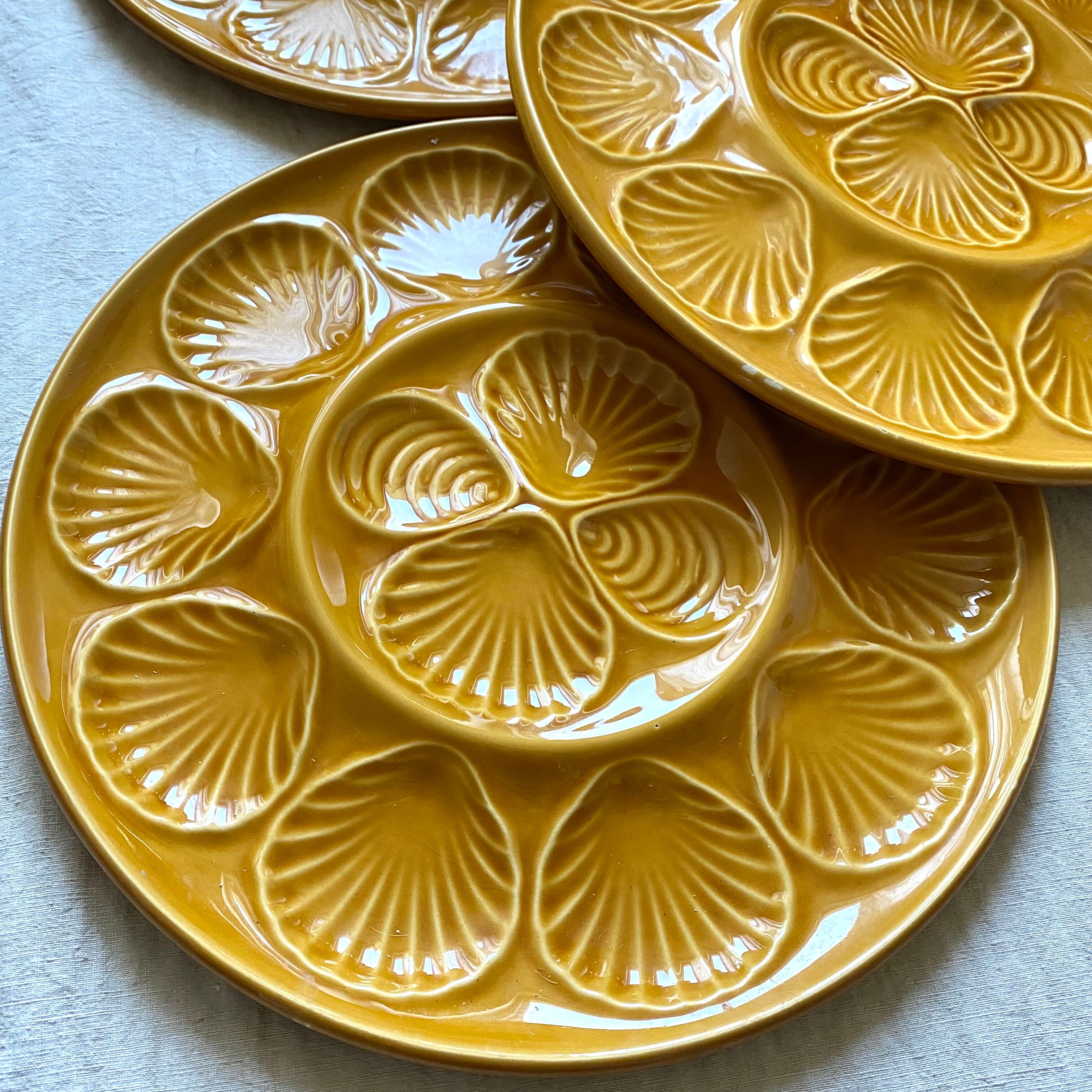 Ceramic oyster dishes