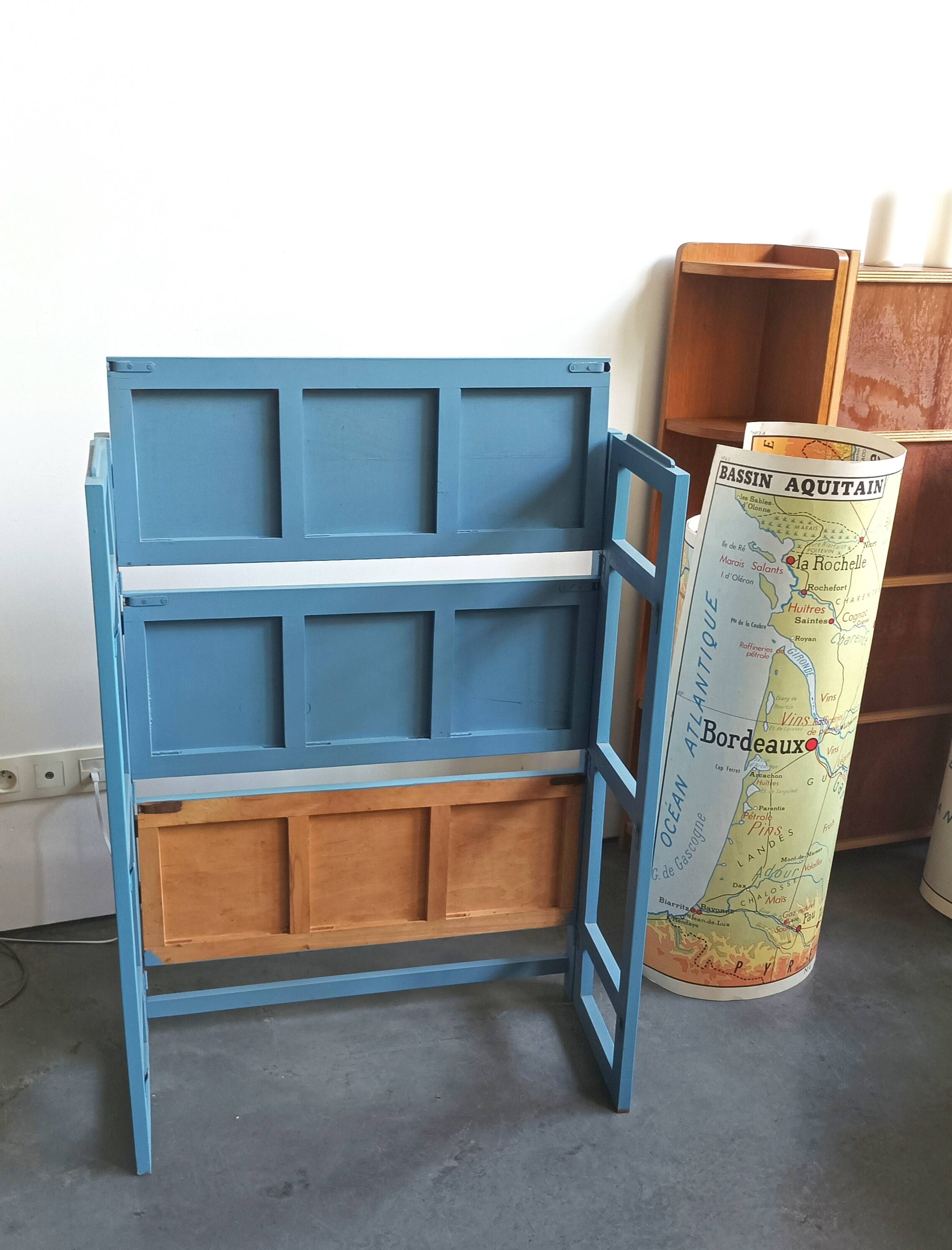 Folding bookseller's bookcase shelf