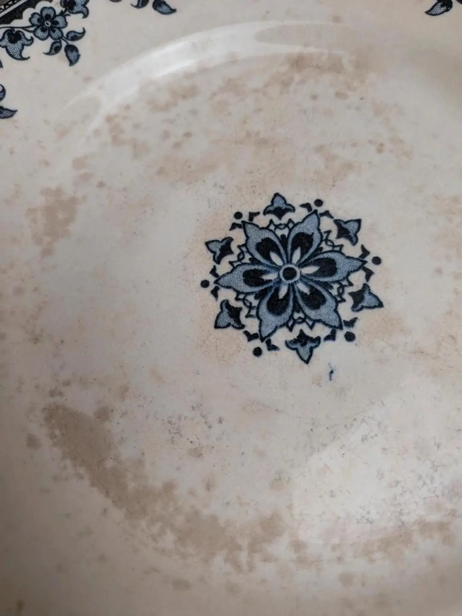 Compote dish Terre de fer H. Boulenger & Cie – Gagny model – Blue floral decoration