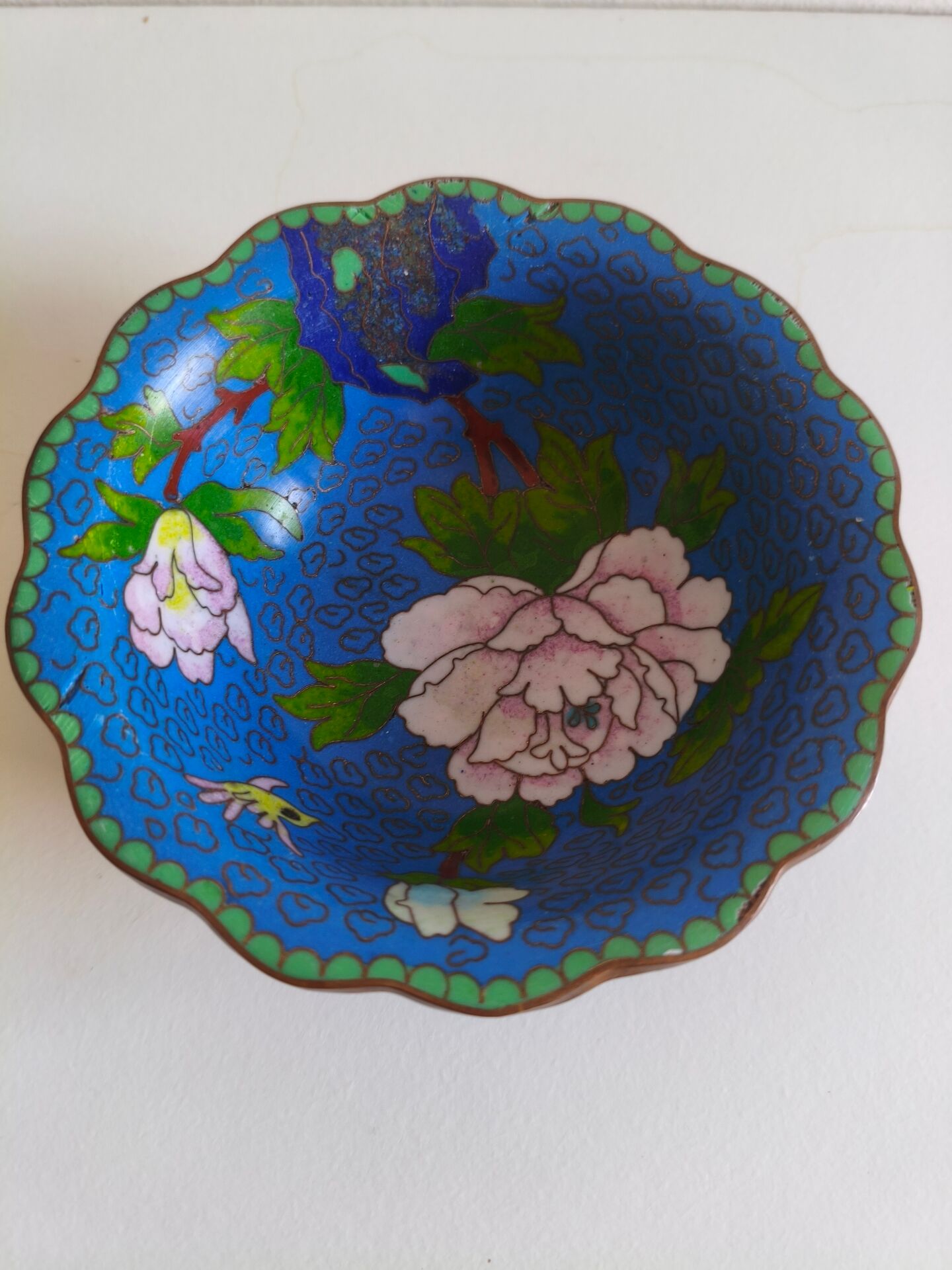 Fluted bowl in Chinese cloisonné