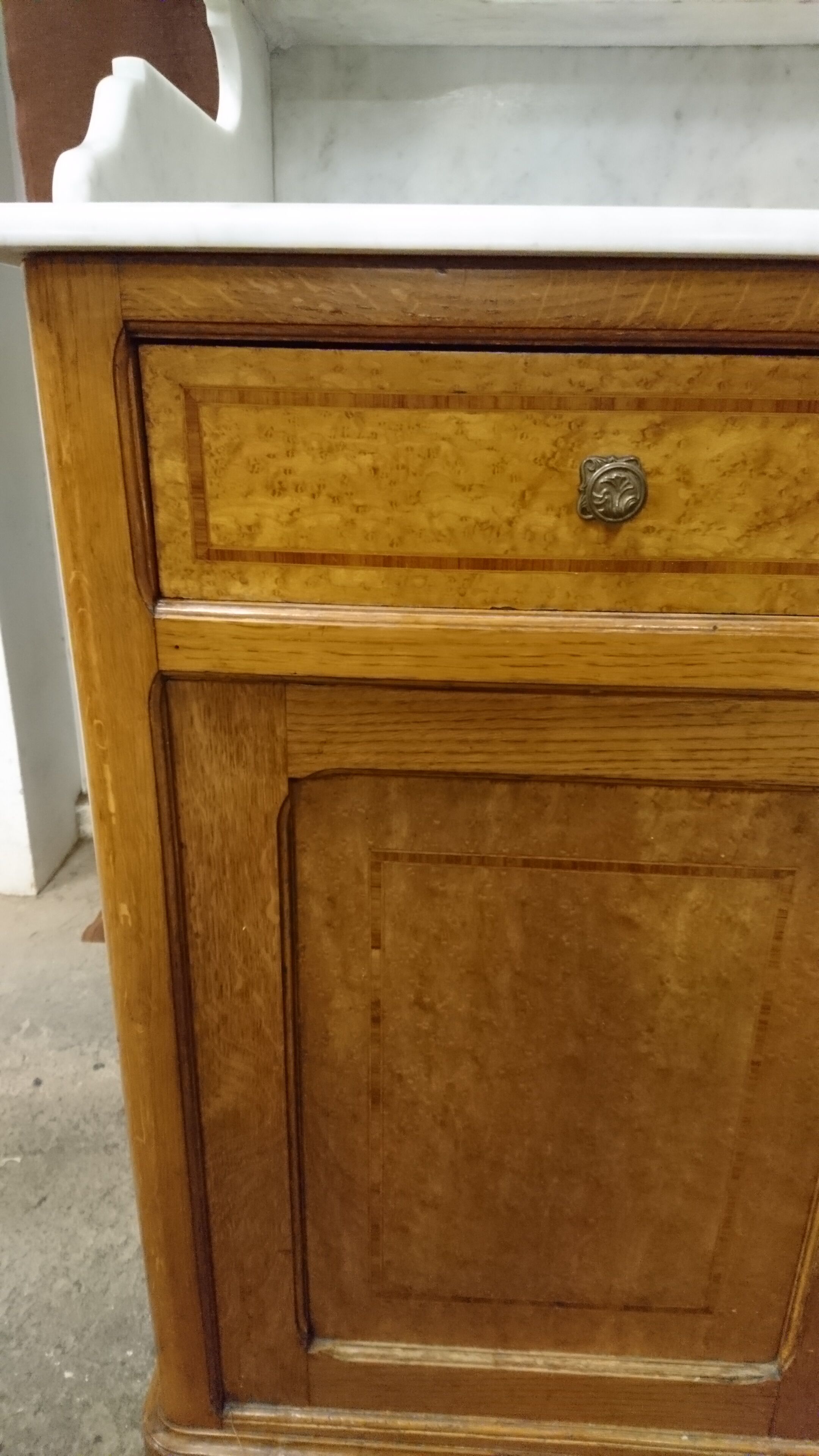 Toilet table hairdresser