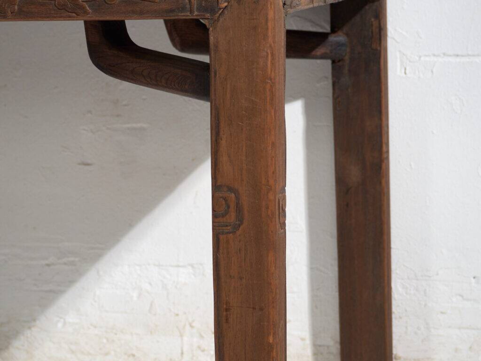 Table, banc ancien en bois de pin – Chine, circa 1900