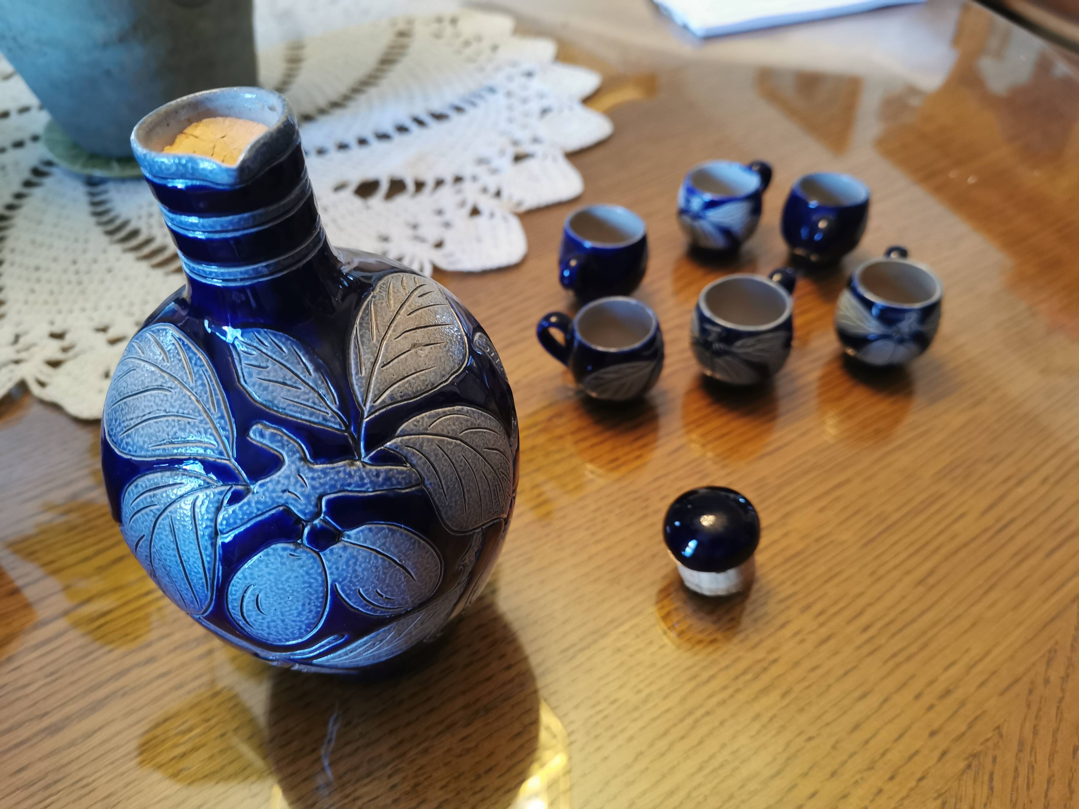 Service à liqueur. Carafe et verres. Grès d Alsace. P. Schmitter.