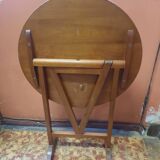 Folding coffee table