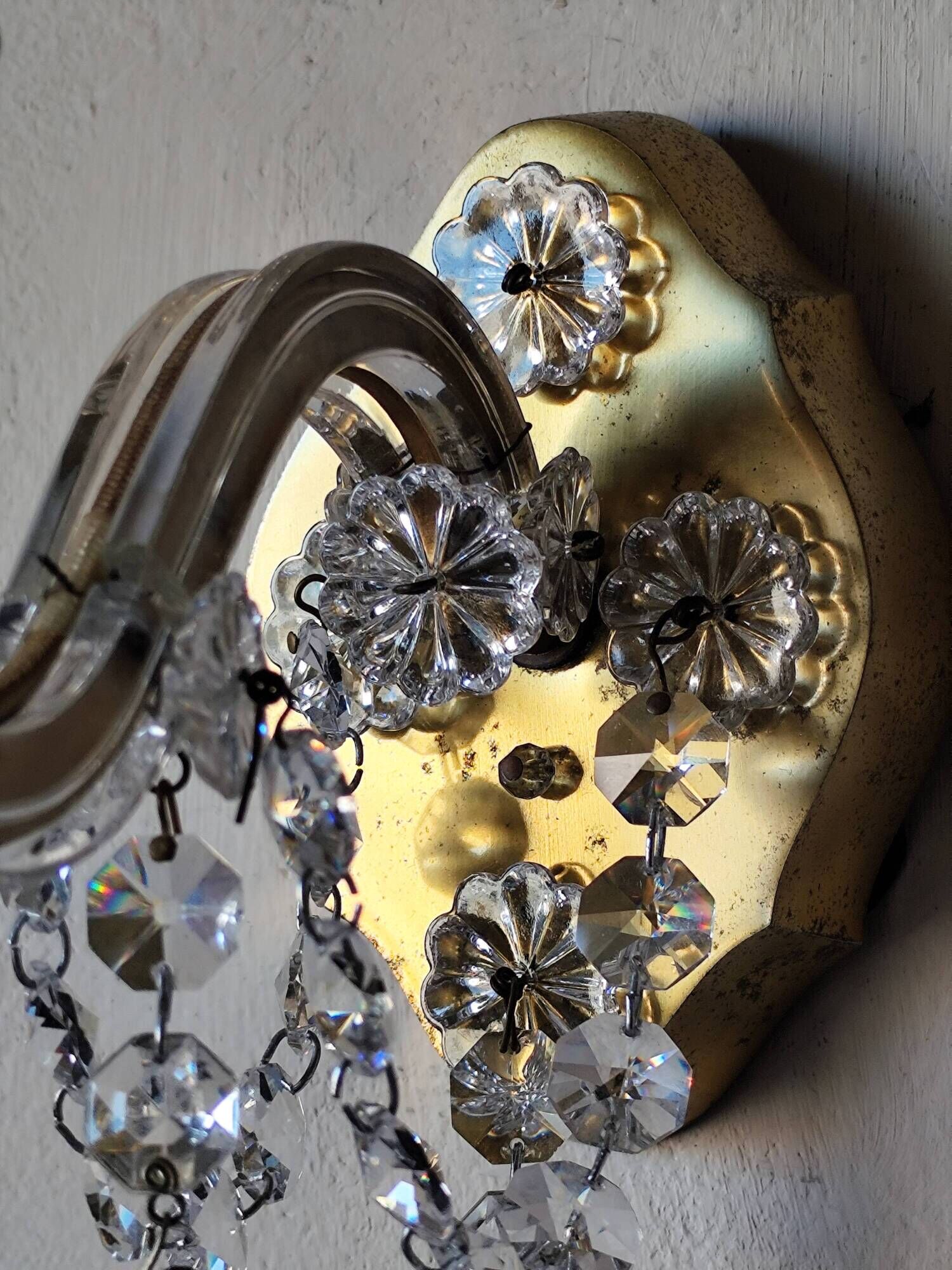 Venetian wall sconce, glass sconce, brass, pendants.