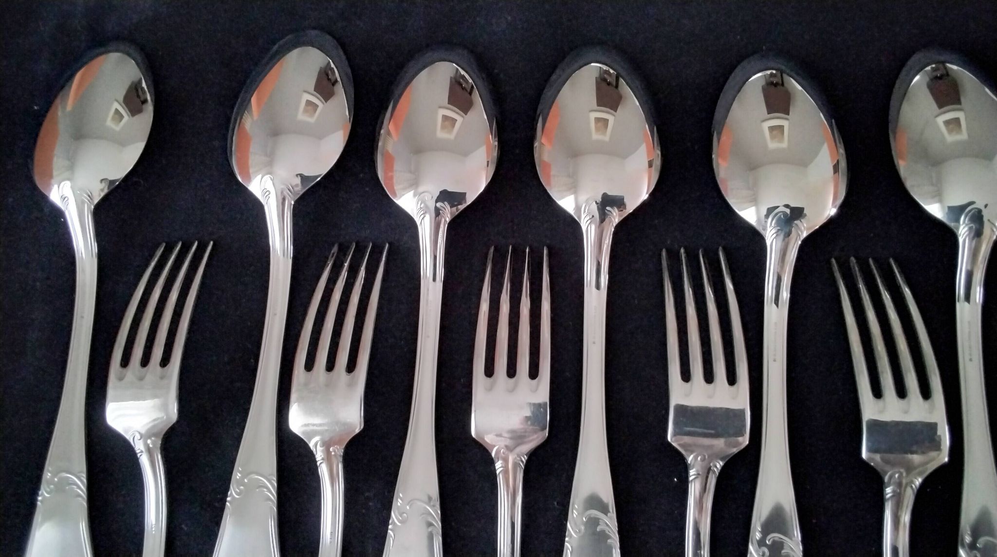 Guy Degrenne Rocaille Model Louis XV Style Stainless Steel Cutlery Set