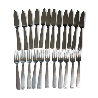 11 forks and 12 silver metal fish ercuis knives