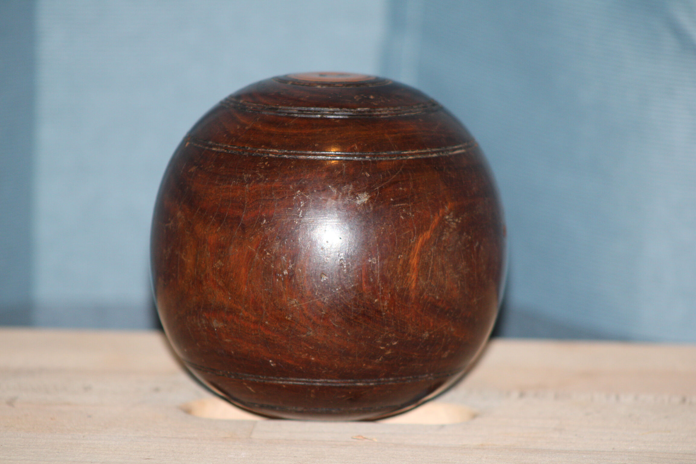 Boulingrin ball in Gaïac wood of 1,3kg