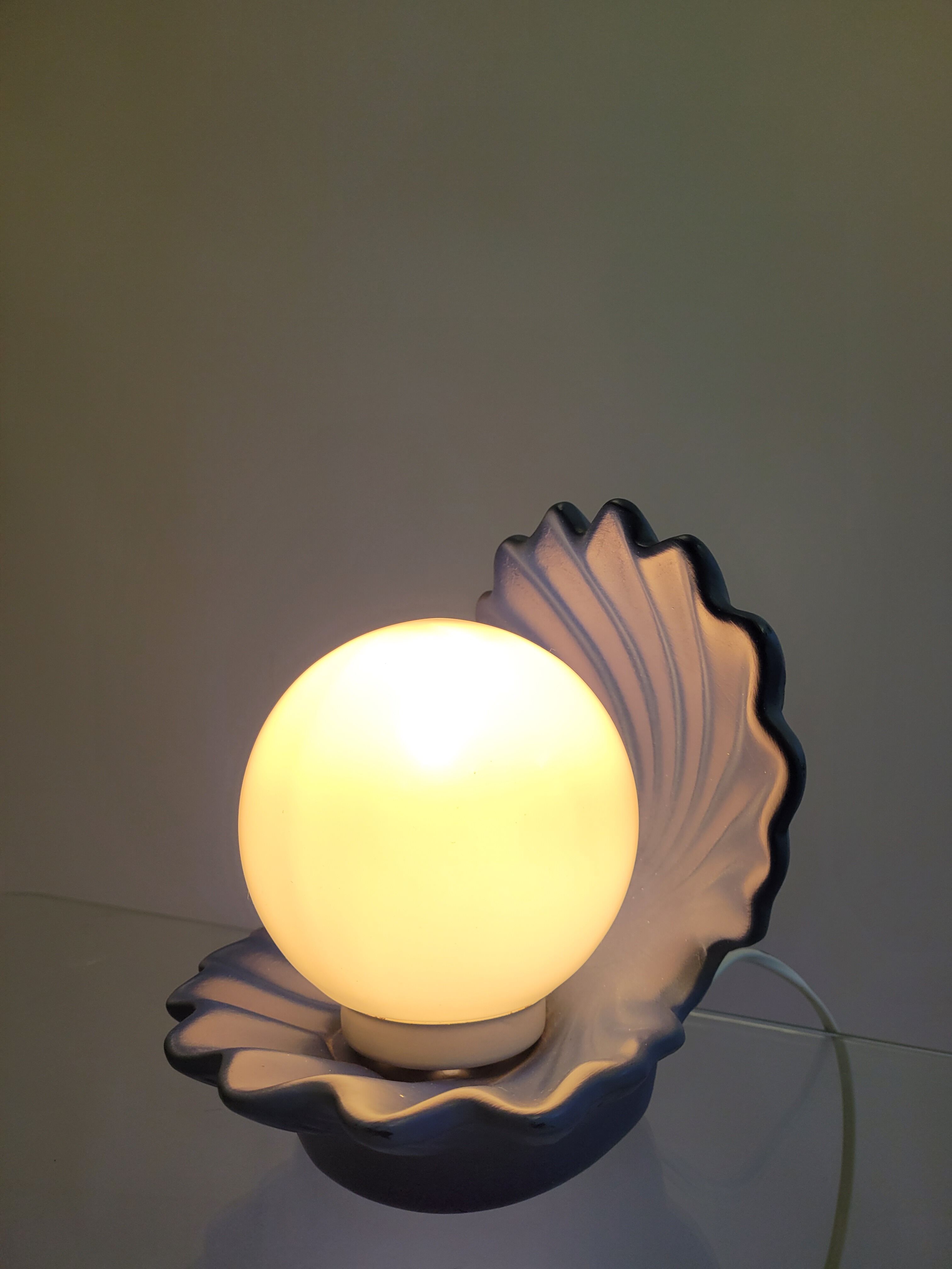 Shell lamp in blue and opaline ceramic