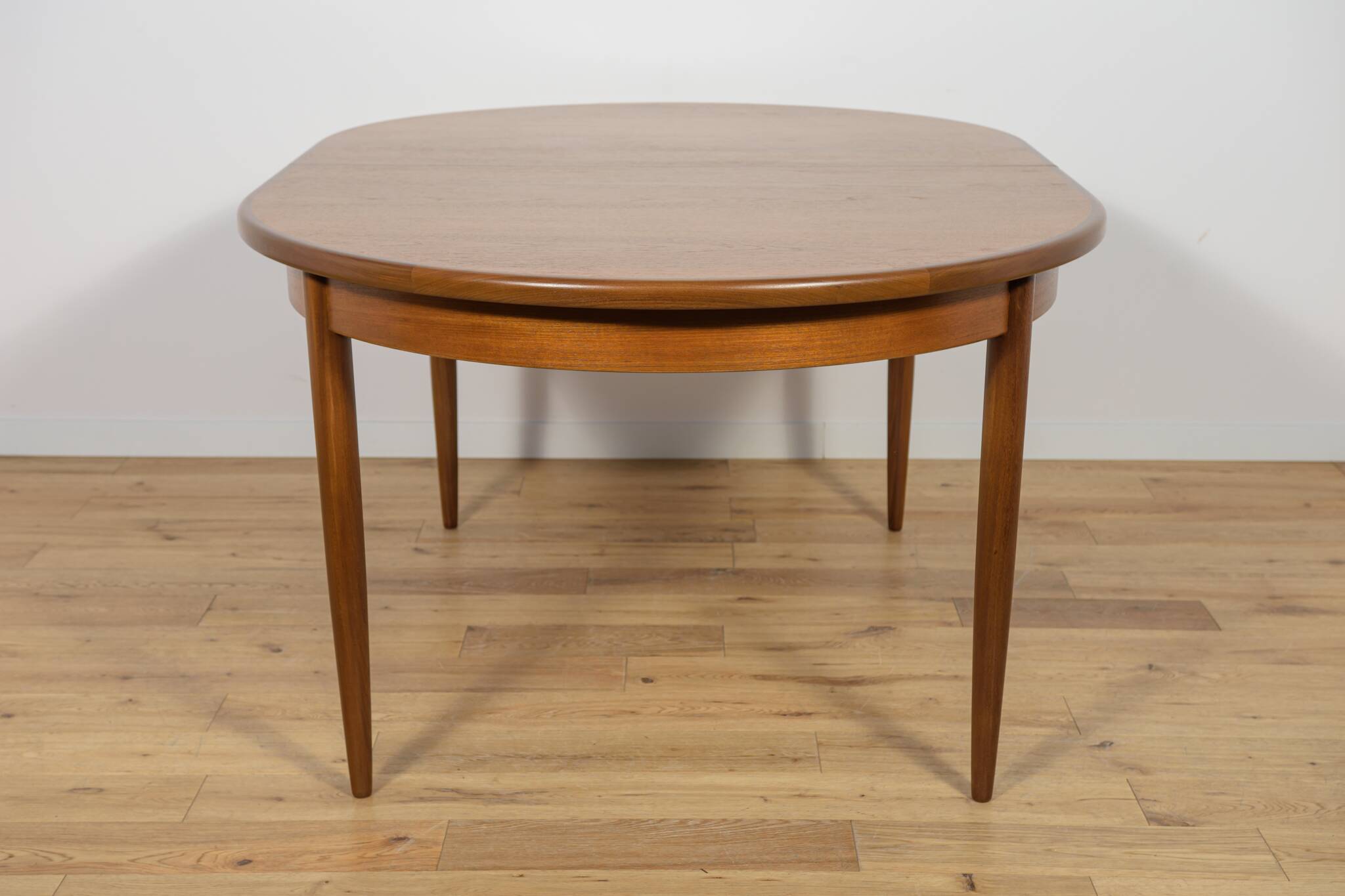 Mid-century oval teak dining table from G-Plan, 1960s