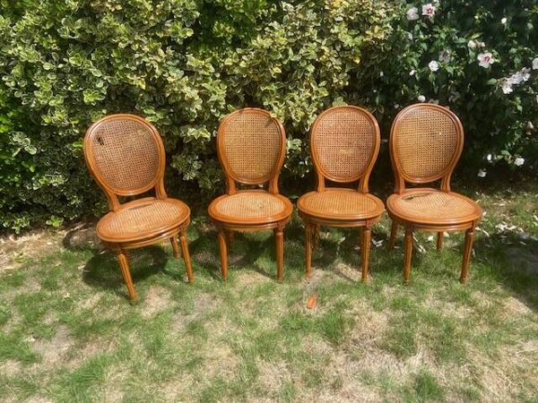 Table de Salle à Manger en Noyer - Style Louis XVI - Avec 1 rallonge