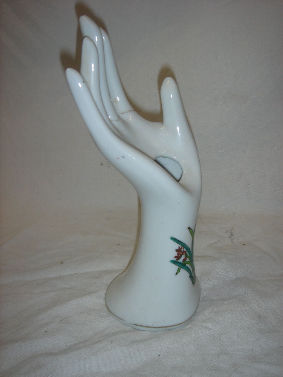 Hand baguier white ceramic soliflore with decorations